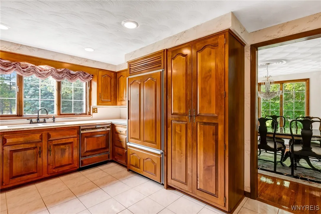 859 The Circle Drive, Lewiston, New York 14092, Lewiston, New York 14092, 5 Bedrooms Bedrooms, 13 Rooms Rooms,2 BathroomsBathrooms,Residential,For Sale,859 The Circle Drive, Lewiston, New York 14092,0,B1638558