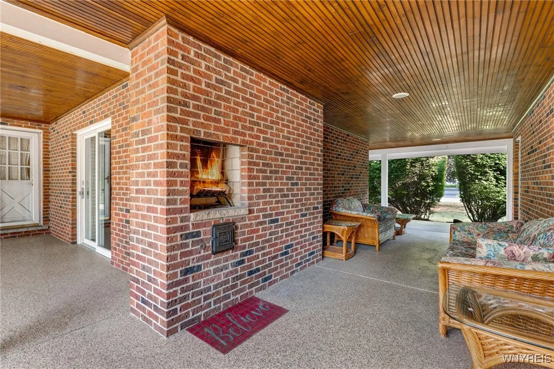 859 The Circle Drive, Lewiston, New York 14092, Lewiston, New York 14092, 5 Bedrooms Bedrooms, 13 Rooms Rooms,2 BathroomsBathrooms,Residential,For Sale,859 The Circle Drive, Lewiston, New York 14092,0,B1638558