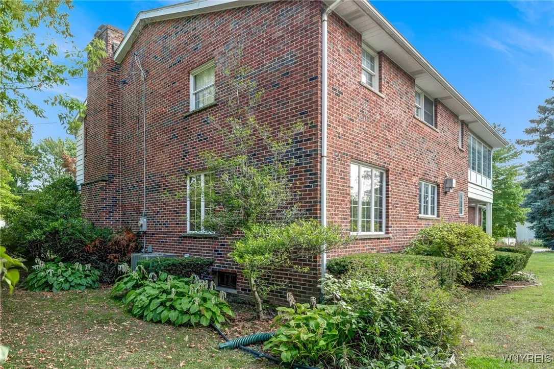 859 The Circle Drive, Lewiston, New York 14092, Lewiston, New York 14092, 5 Bedrooms Bedrooms, 13 Rooms Rooms,2 BathroomsBathrooms,Residential,For Sale,859 The Circle Drive, Lewiston, New York 14092,0,B1638558
