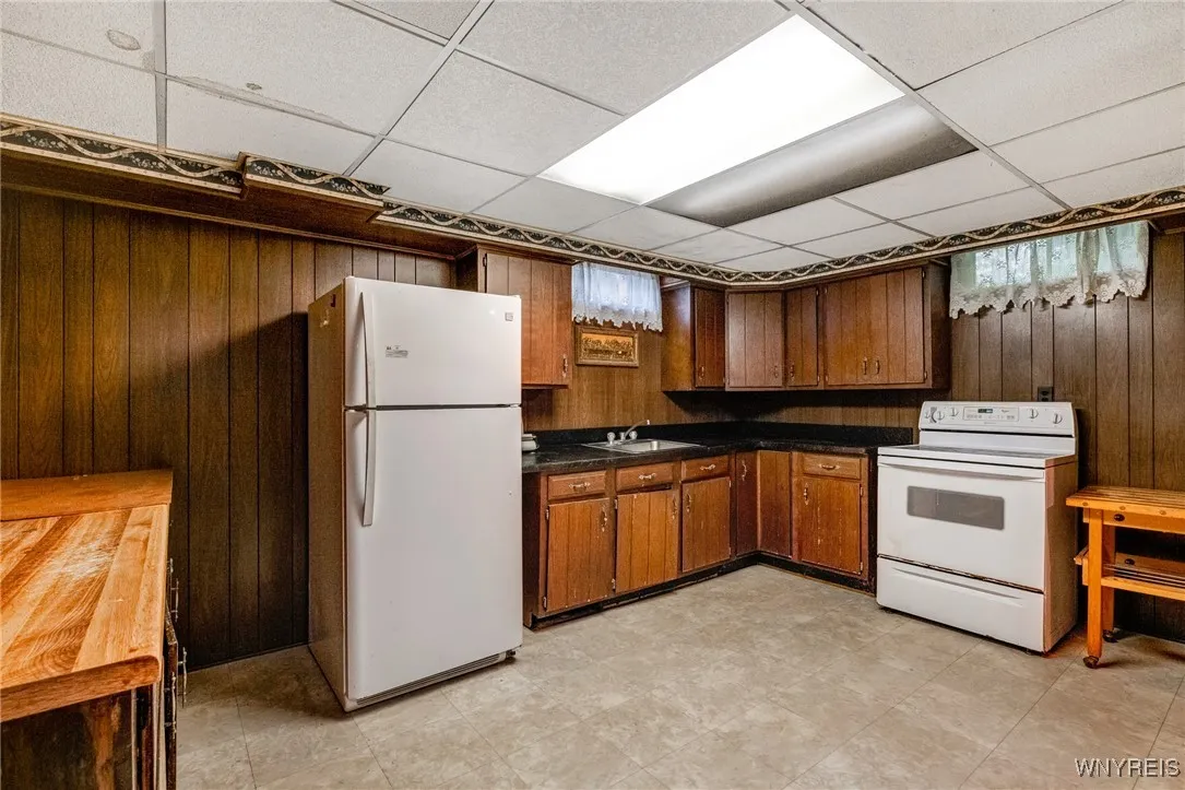 859 The Circle Drive, Lewiston, New York 14092, Lewiston, New York 14092, 5 Bedrooms Bedrooms, 13 Rooms Rooms,2 BathroomsBathrooms,Residential,For Sale,859 The Circle Drive, Lewiston, New York 14092,0,B1638558