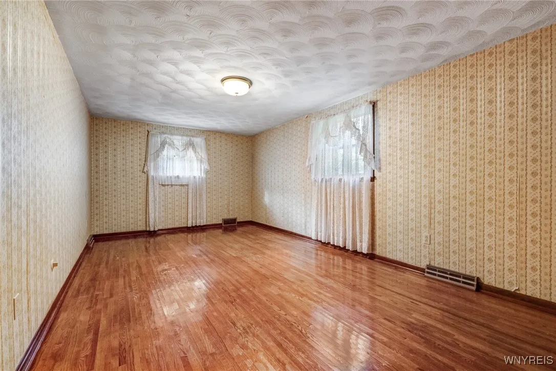 859 The Circle Drive, Lewiston, New York 14092, Lewiston, New York 14092, 5 Bedrooms Bedrooms, 13 Rooms Rooms,2 BathroomsBathrooms,Residential,For Sale,859 The Circle Drive, Lewiston, New York 14092,0,B1638558