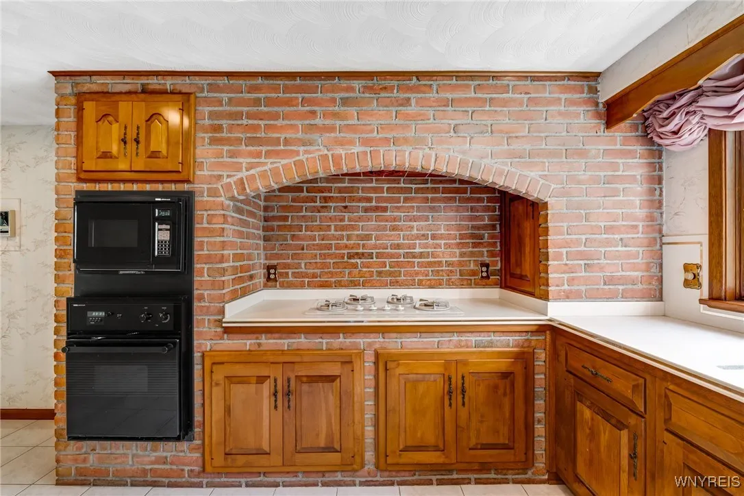 859 The Circle Drive, Lewiston, New York 14092, Lewiston, New York 14092, 5 Bedrooms Bedrooms, 13 Rooms Rooms,2 BathroomsBathrooms,Residential,For Sale,859 The Circle Drive, Lewiston, New York 14092,0,B1638558