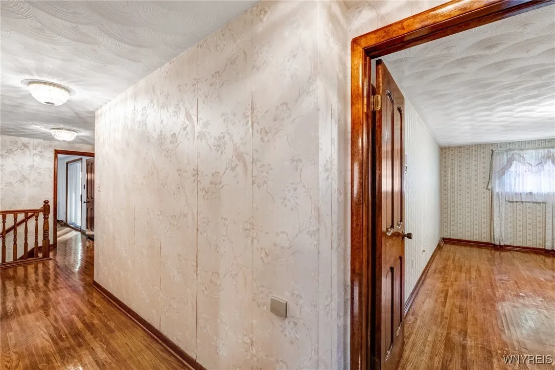859 The Circle Drive, Lewiston, New York 14092, Lewiston, New York 14092, 5 Bedrooms Bedrooms, 13 Rooms Rooms,2 BathroomsBathrooms,Residential,For Sale,859 The Circle Drive, Lewiston, New York 14092,0,B1638558