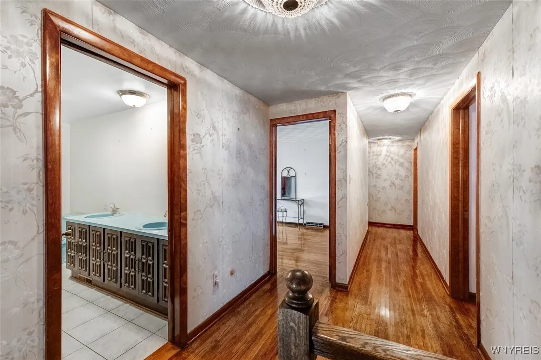 859 The Circle Drive, Lewiston, New York 14092, Lewiston, New York 14092, 5 Bedrooms Bedrooms, 13 Rooms Rooms,2 BathroomsBathrooms,Residential,For Sale,859 The Circle Drive, Lewiston, New York 14092,0,B1638558