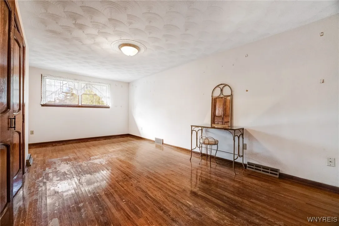 859 The Circle Drive, Lewiston, New York 14092, Lewiston, New York 14092, 5 Bedrooms Bedrooms, 13 Rooms Rooms,2 BathroomsBathrooms,Residential,For Sale,859 The Circle Drive, Lewiston, New York 14092,0,B1638558