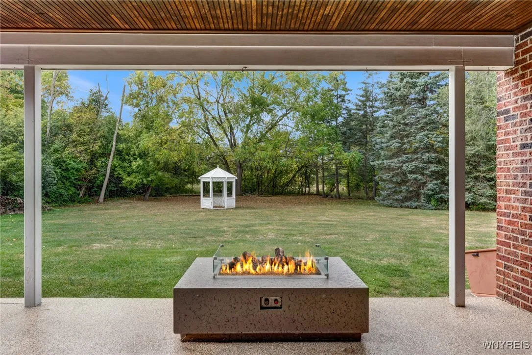 859 The Circle Drive, Lewiston, New York 14092, Lewiston, New York 14092, 5 Bedrooms Bedrooms, 13 Rooms Rooms,2 BathroomsBathrooms,Residential,For Sale,859 The Circle Drive, Lewiston, New York 14092,0,B1638558