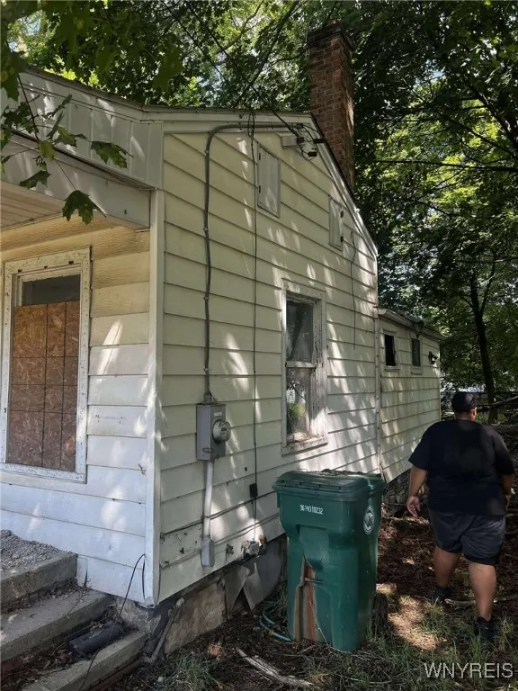 2313 15th Street, Niagara Falls, New York 14305, Niagara Falls, New York 14305, 3 Bedrooms Bedrooms, 6 Rooms Rooms,1 BathroomBathrooms,Residential,For Sale,2313 15th Street, Niagara Falls, New York 14305,0,B1632654