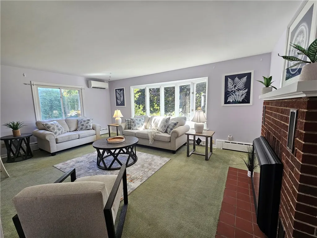 3897 Ridge Road, Williamson, New York 14589, Williamson, New York 14589, 4 Bedrooms Bedrooms, 9 Rooms Rooms,2 BathroomsBathrooms,Residential,For Sale,3897 Ridge Road, Williamson, New York 14589,0,R1637445
