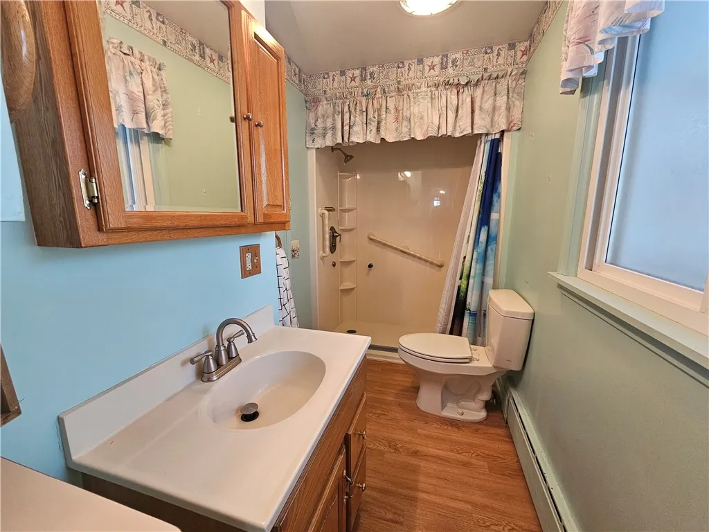 3897 Ridge Road, Williamson, New York 14589, Williamson, New York 14589, 4 Bedrooms Bedrooms, 9 Rooms Rooms,2 BathroomsBathrooms,Residential,For Sale,3897 Ridge Road, Williamson, New York 14589,0,R1637445