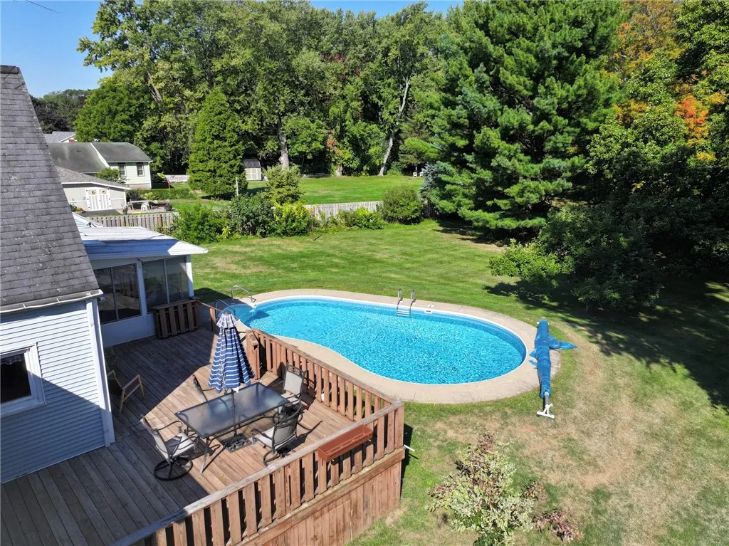 3897 Ridge Road, Williamson, New York 14589, Williamson, New York 14589, 4 Bedrooms Bedrooms, 9 Rooms Rooms,2 BathroomsBathrooms,Residential,For Sale,3897 Ridge Road, Williamson, New York 14589,0,R1637445