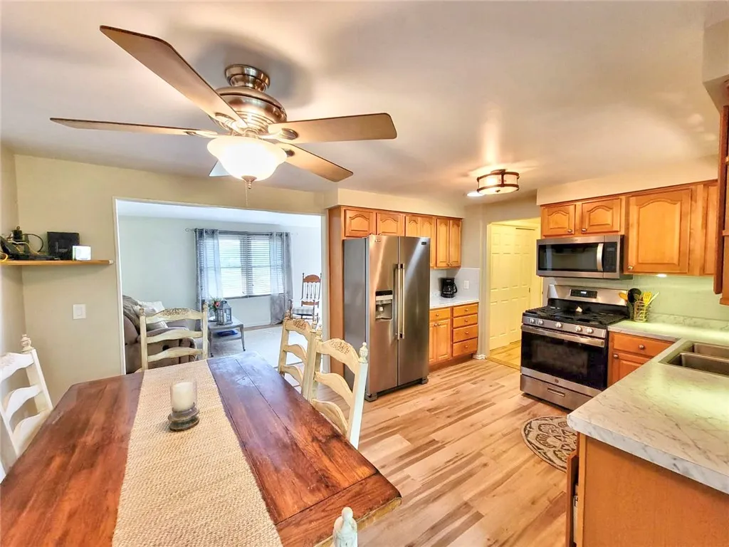 10 Sunny Slope Drive, Parma, New York 14468, Parma, New York 14468, 3 Bedrooms Bedrooms, 9 Rooms Rooms,2 BathroomsBathrooms,Residential,For Sale,10 Sunny Slope Drive, Parma, New York 14468,0,R1638564