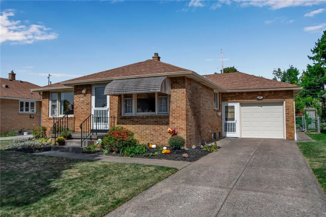 40 Aurora Drive, Cheektowaga, New York 14215, Cheektowaga, New York 14215, 3 Bedrooms Bedrooms, 6 Rooms Rooms,2 BathroomsBathrooms,Residential,For Sale,40 Aurora Drive, Cheektowaga, New York 14215,0,R1638226