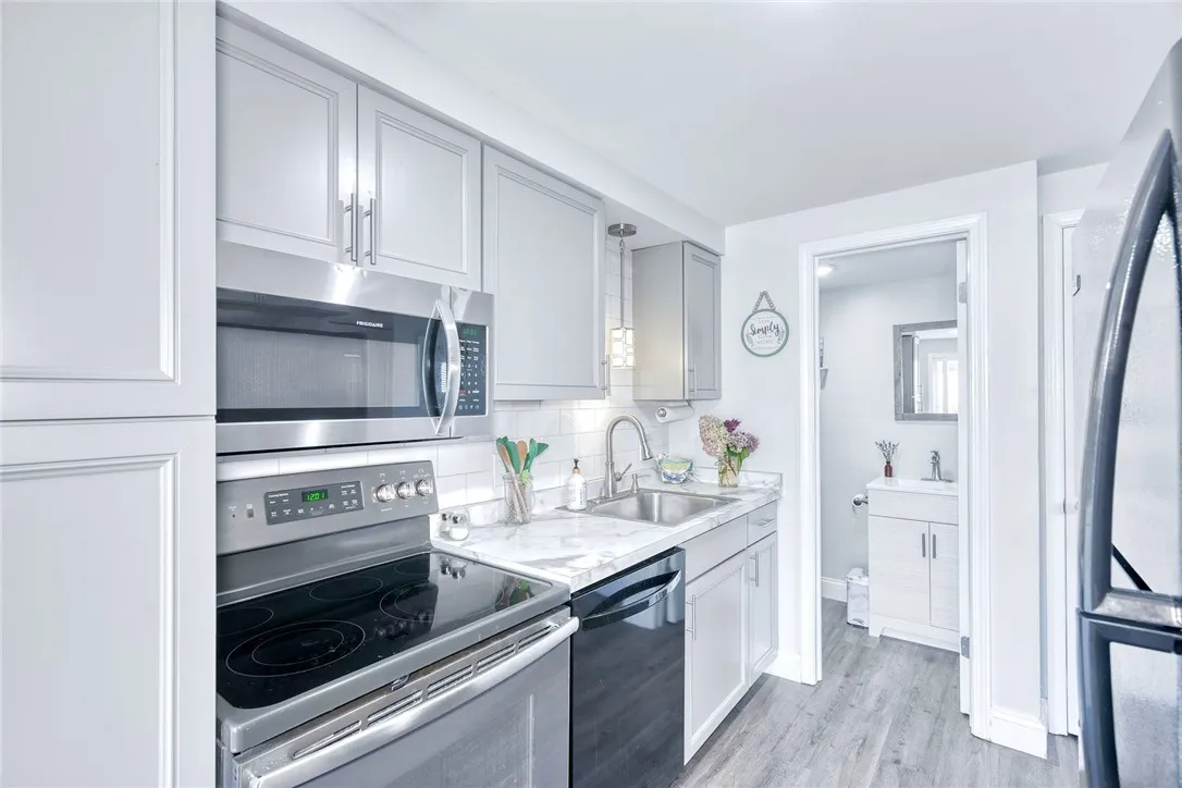 37 Springwood Drive, Webster, New York 14580, Webster, New York 14580, 2 Bedrooms Bedrooms, 5 Rooms Rooms,1 BathroomBathrooms,Residential,For Sale,37 Springwood Drive, Webster, New York 14580,0,R1638550