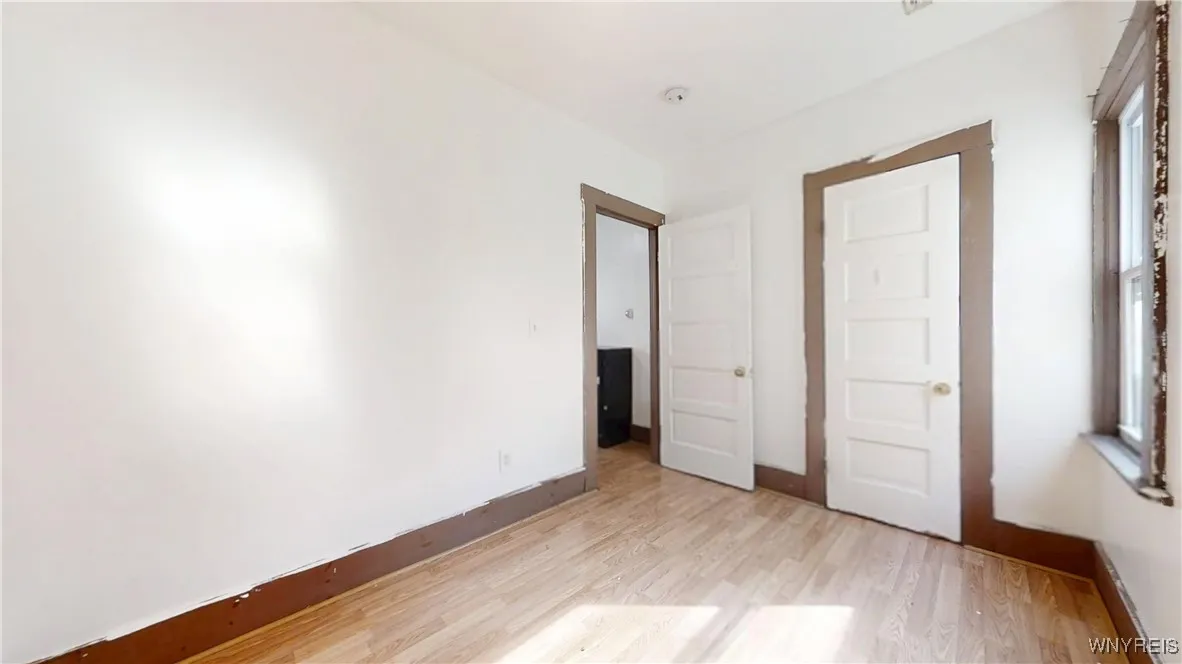 173 Grote Street Upper, Buffalo, New York 14207, Buffalo, New York 14207, 2 Bedrooms Bedrooms, 4 Rooms Rooms,1 BathroomBathrooms,Residential Lease,For Rent,173 Grote Street Upper, Buffalo, New York 14207,0,B1638209