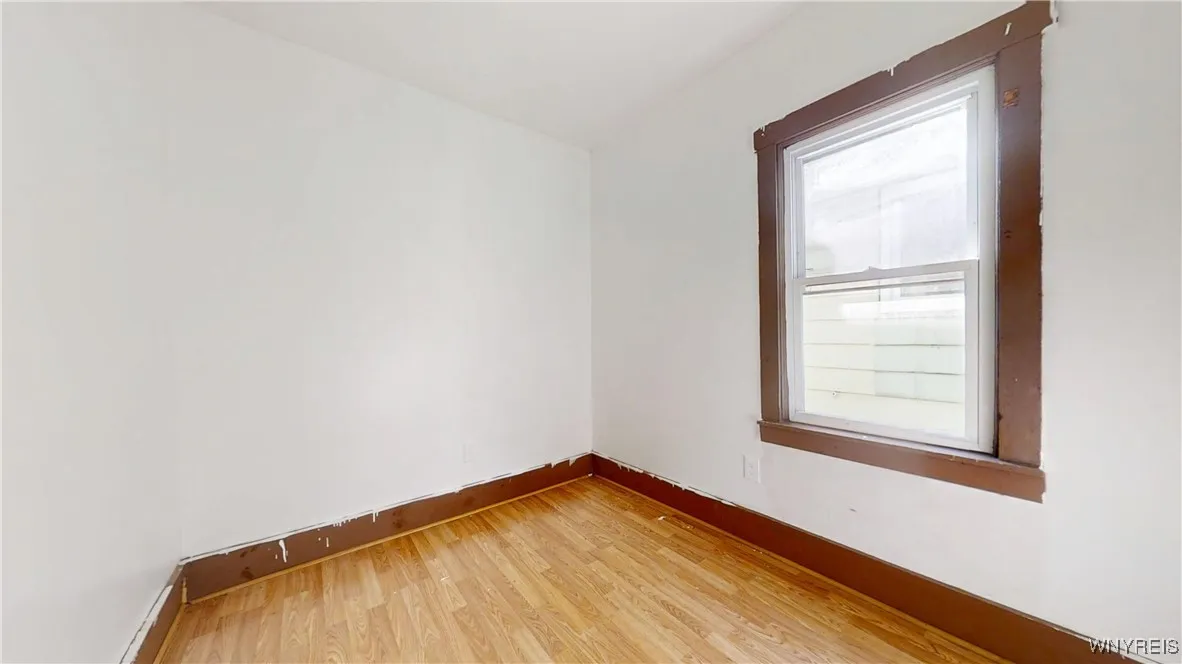 173 Grote Street Upper, Buffalo, New York 14207, Buffalo, New York 14207, 2 Bedrooms Bedrooms, 4 Rooms Rooms,1 BathroomBathrooms,Residential Lease,For Rent,173 Grote Street Upper, Buffalo, New York 14207,0,B1638209