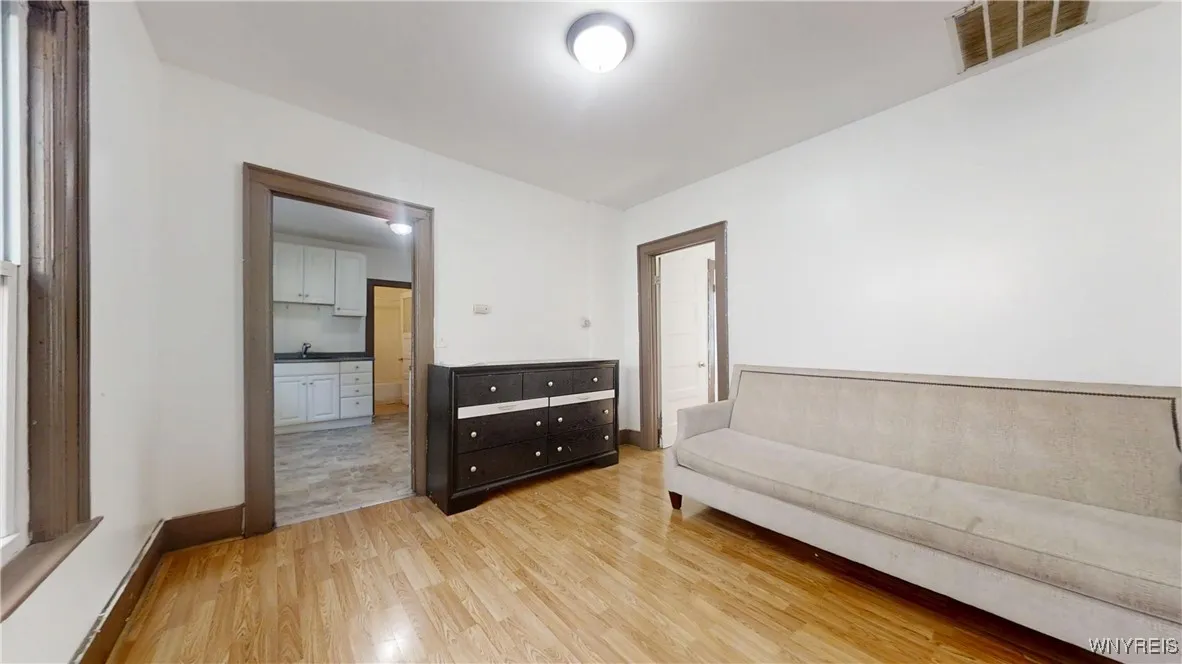 173 Grote Street Upper, Buffalo, New York 14207, Buffalo, New York 14207, 2 Bedrooms Bedrooms, 4 Rooms Rooms,1 BathroomBathrooms,Residential Lease,For Rent,173 Grote Street Upper, Buffalo, New York 14207,0,B1638209