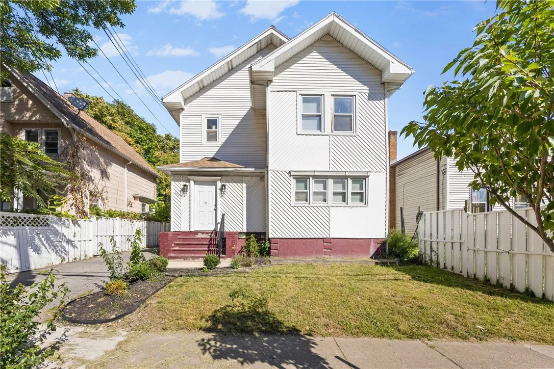 244 6th Street 242, Rochester, New York 14605, Rochester, New York 14605, 8 Bedrooms Bedrooms, ,3 BathroomsBathrooms,Residential,For Sale,244 6th Street 242, Rochester, New York 14605,0,R1638591