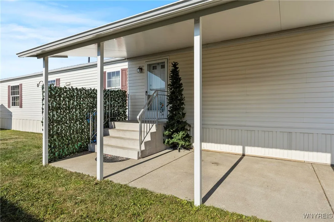 865 Birchwood Avenue, Lockport Town, New York 1409, Lockport Town, New York 14094, 2 Bedrooms Bedrooms, 6 Rooms Rooms,2 BathroomsBathrooms,Residential,For Sale,865 Birchwood Avenue, Lockport Town, New York 1409,0,B1638582