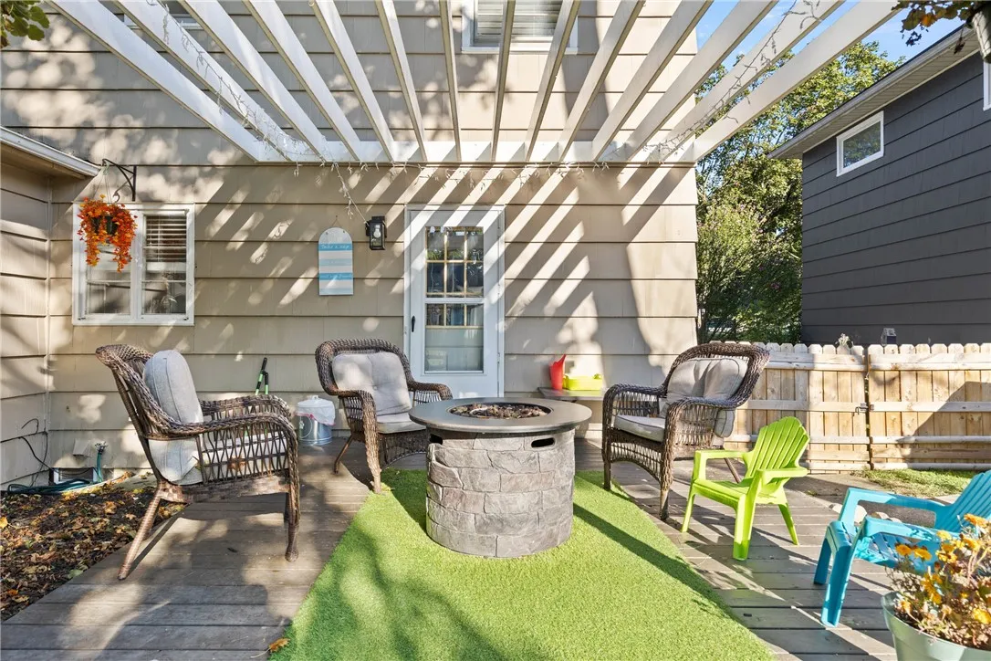 147 Armstrong Road, Greece, New York 14616, Greece, New York 14616, 4 Bedrooms Bedrooms, 8 Rooms Rooms,1 BathroomBathrooms,Residential,For Sale,147 Armstrong Road, Greece, New York 14616,0,R1636665