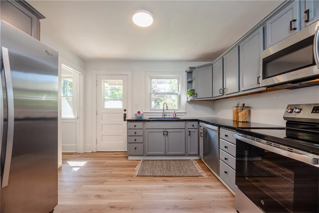 116 West Spruce Street, East Rochester, New York 1, East Rochester, New York 14445, 3 Bedrooms Bedrooms, 7 Rooms Rooms,1 BathroomBathrooms,Residential Lease,For Rent,116 West Spruce Street, East Rochester, New York 1,0,R1637898