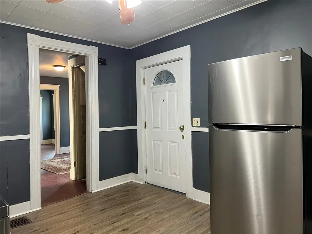 83 Warner Street, Rochester, New York 14606, Rochester, New York 14606, 4 Bedrooms Bedrooms, ,2 BathroomsBathrooms,Residential,For Sale,83 Warner Street, Rochester, New York 14606,0,R1638385