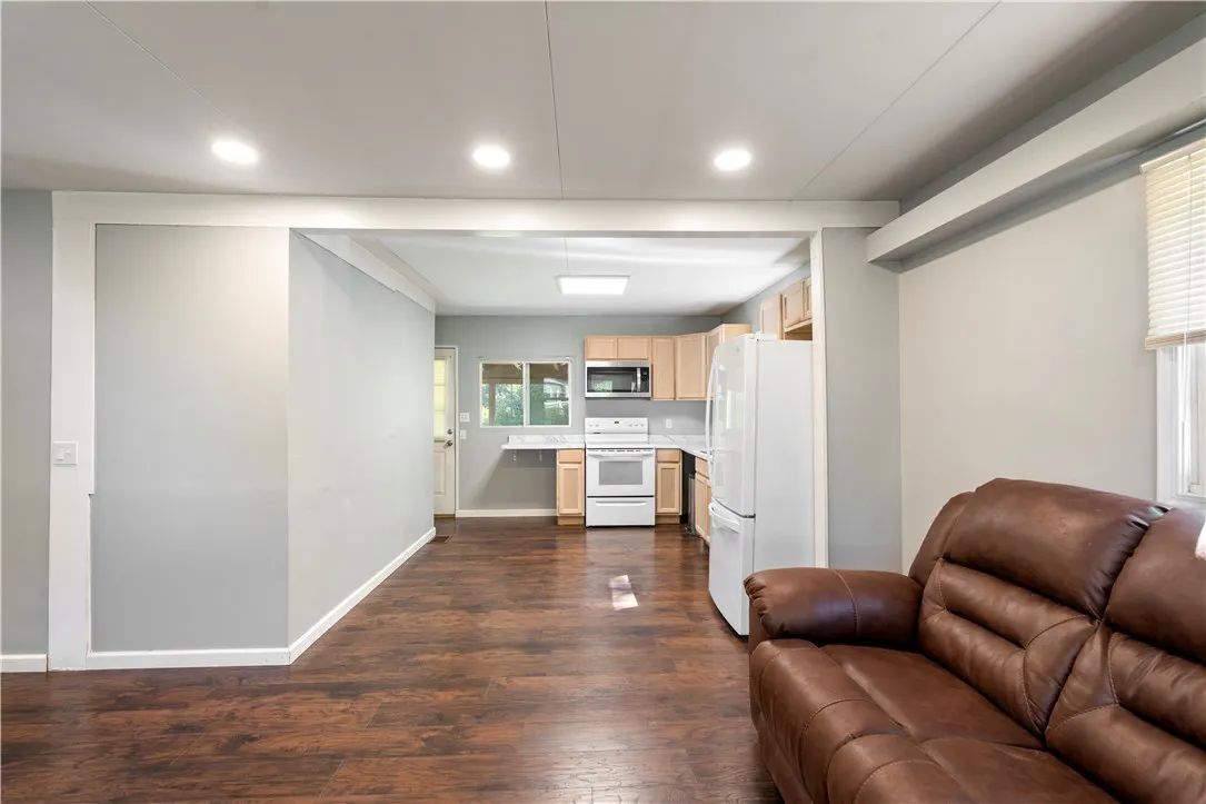 36 Benedict Street, Perry, New York 14530, Perry, New York 14530, 3 Bedrooms Bedrooms, 5 Rooms Rooms,1 BathroomBathrooms,Residential,Closed,36 Benedict Street, Perry, New York 14530,0,R1637938
