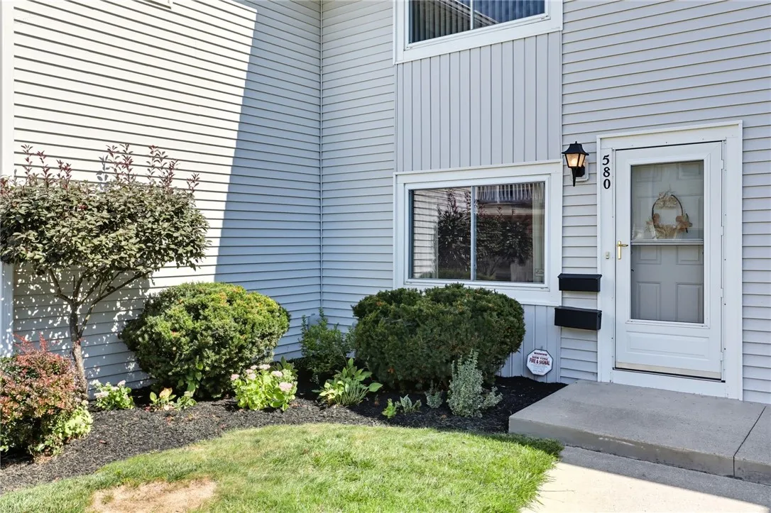 580 Eastbrooke Lane, Brighton, New York 14618, Brighton, New York 14618, 2 Bedrooms Bedrooms, 5 Rooms Rooms,1 BathroomBathrooms,Residential,For Sale,580 Eastbrooke Lane, Brighton, New York 14618,0,R1630116