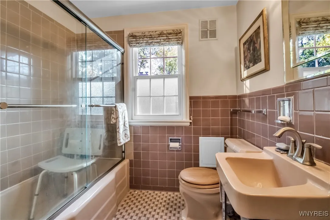 289 Lehn Springs Drive, Amherst, New York 14221, Amherst, New York 14221, 3 Bedrooms Bedrooms, 9 Rooms Rooms,2 BathroomsBathrooms,Residential,For Sale,289 Lehn Springs Drive, Amherst, New York 14221,0,B1638583