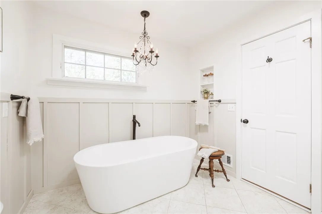 24 Eastview Terrace, Pittsford, New York 14534, Pittsford, New York 14534, 4 Bedrooms Bedrooms, 8 Rooms Rooms,2 BathroomsBathrooms,Residential,For Sale,24 Eastview Terrace, Pittsford, New York 14534,0,R1637886