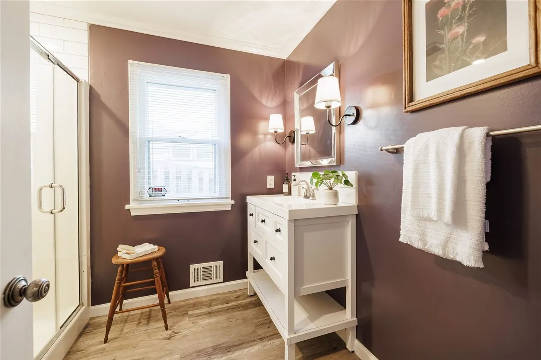 24 Eastview Terrace, Pittsford, New York 14534, Pittsford, New York 14534, 4 Bedrooms Bedrooms, 8 Rooms Rooms,2 BathroomsBathrooms,Residential,For Sale,24 Eastview Terrace, Pittsford, New York 14534,0,R1637886