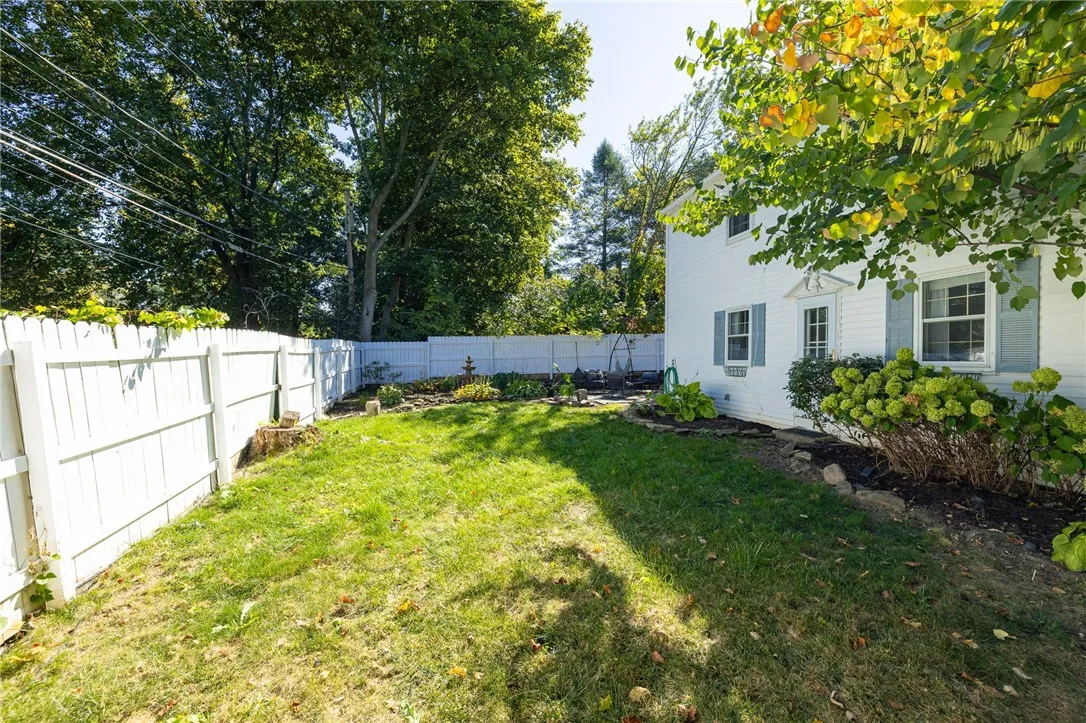 24 Eastview Terrace, Pittsford, New York 14534, Pittsford, New York 14534, 4 Bedrooms Bedrooms, 8 Rooms Rooms,2 BathroomsBathrooms,Residential,For Sale,24 Eastview Terrace, Pittsford, New York 14534,0,R1637886