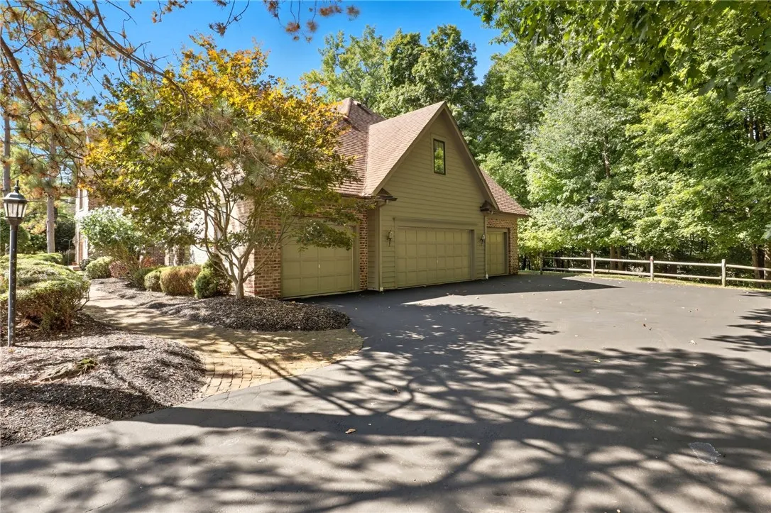 8054 Barony Woods, Victor, New York 14534, Victor, New York 14534, 5 Bedrooms Bedrooms, 12 Rooms Rooms,4 BathroomsBathrooms,Residential,For Sale,8054 Barony Woods, Victor, New York 14534,0,R1636696