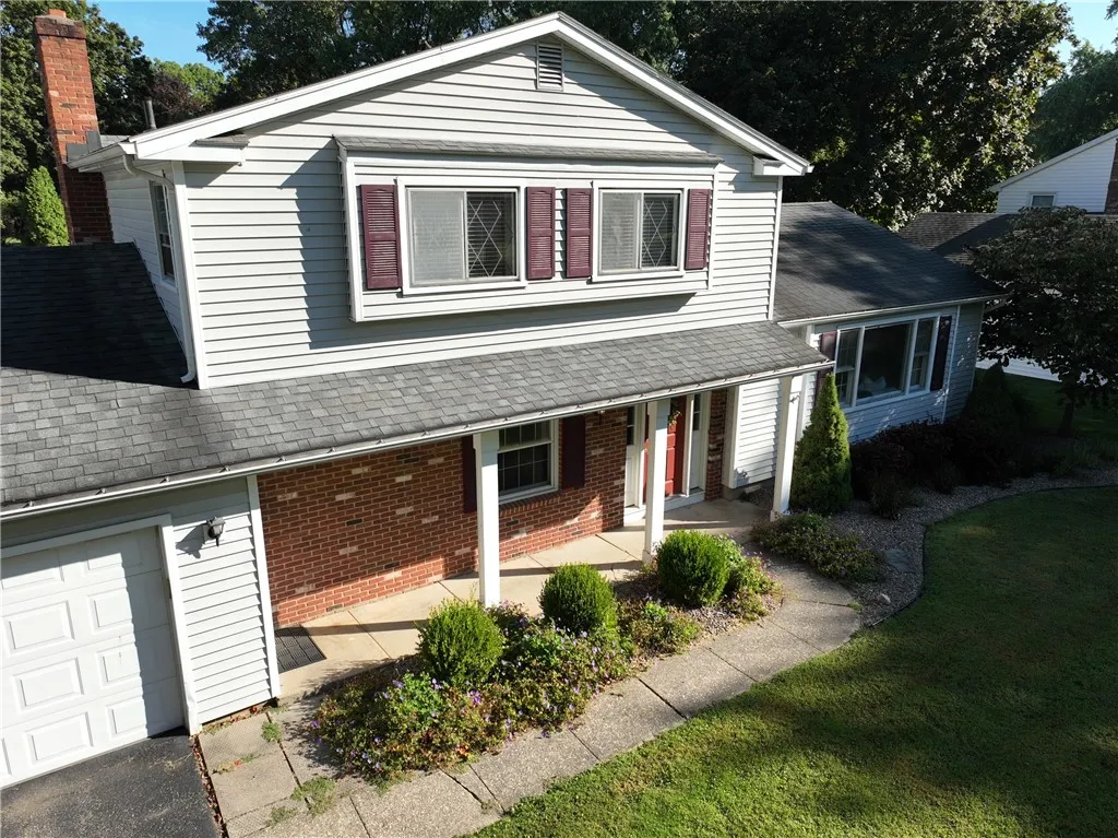 20 Kitty Hawk Dr Drive, Perinton, New York 14534, Perinton, New York 14534, 4 Bedrooms Bedrooms, 7 Rooms Rooms,2 BathroomsBathrooms,Residential,Closed,20 Kitty Hawk Dr Drive, Perinton, New York 14534,0,R1638544