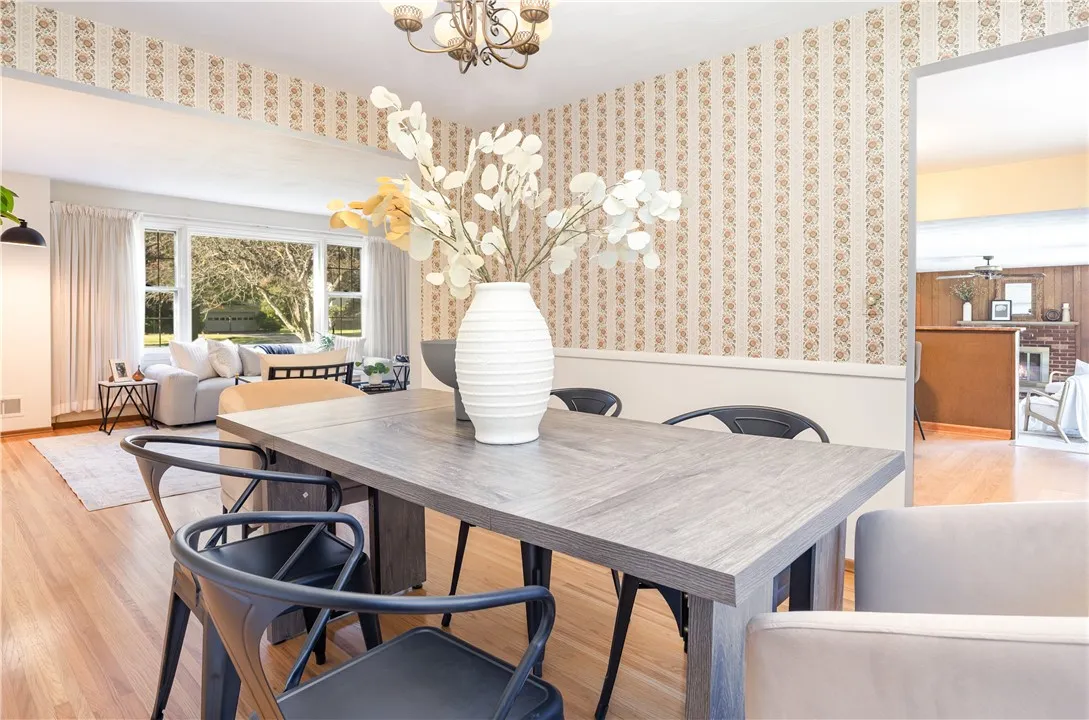 20 Kitty Hawk Dr Drive, Perinton, New York 14534, Perinton, New York 14534, 4 Bedrooms Bedrooms, 7 Rooms Rooms,2 BathroomsBathrooms,Residential,Closed,20 Kitty Hawk Dr Drive, Perinton, New York 14534,0,R1638544