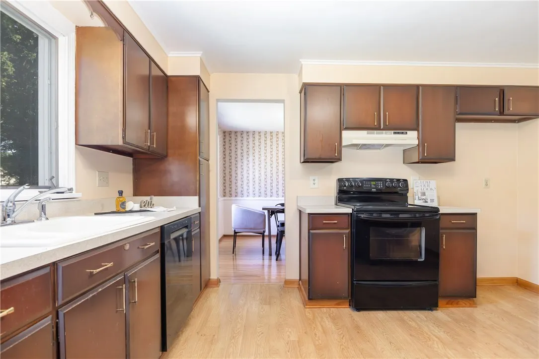 20 Kitty Hawk Dr Drive, Perinton, New York 14534, Perinton, New York 14534, 4 Bedrooms Bedrooms, 7 Rooms Rooms,2 BathroomsBathrooms,Residential,Closed,20 Kitty Hawk Dr Drive, Perinton, New York 14534,0,R1638544