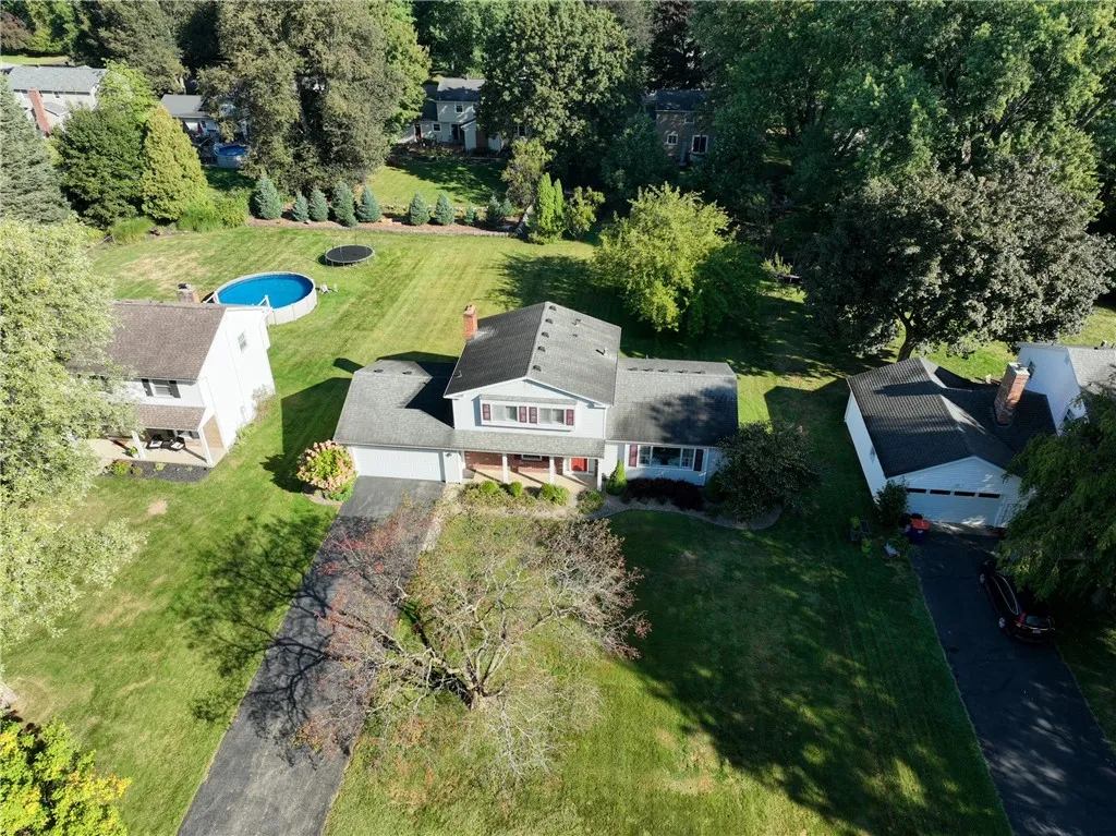 20 Kitty Hawk Dr Drive, Perinton, New York 14534, Perinton, New York 14534, 4 Bedrooms Bedrooms, 7 Rooms Rooms,2 BathroomsBathrooms,Residential,Closed,20 Kitty Hawk Dr Drive, Perinton, New York 14534,0,R1638544