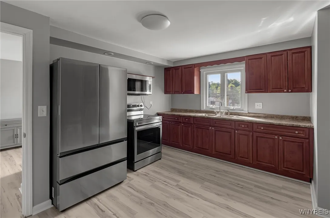 273 Division Street, North Tonawanda, New York 141, North Tonawanda, New York 14120, 2 Bedrooms Bedrooms, 7 Rooms Rooms,1 BathroomBathrooms,Residential Lease,For Rent,273 Division Street, North Tonawanda, New York 141,0,B1638323