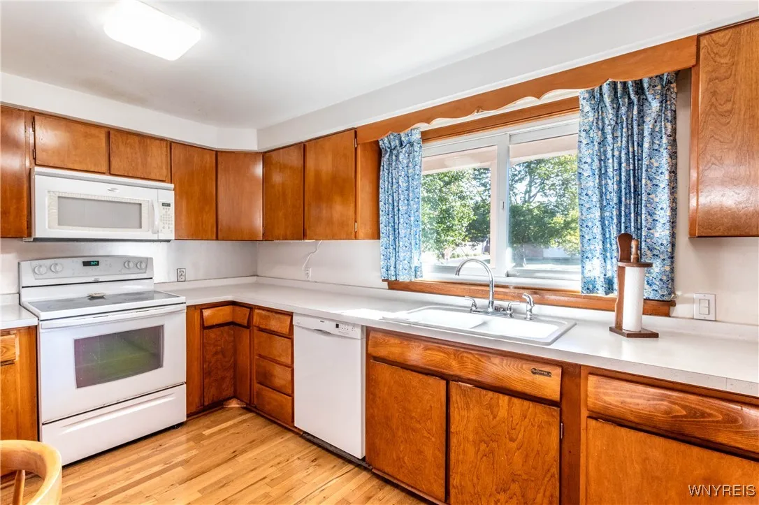 174 Heritage Road, Tonawanda, New York 14150, Tonawanda, New York 14150, 3 Bedrooms Bedrooms, 7 Rooms Rooms,1 BathroomBathrooms,Residential,For Sale,174 Heritage Road, Tonawanda, New York 14150,0,B1638578