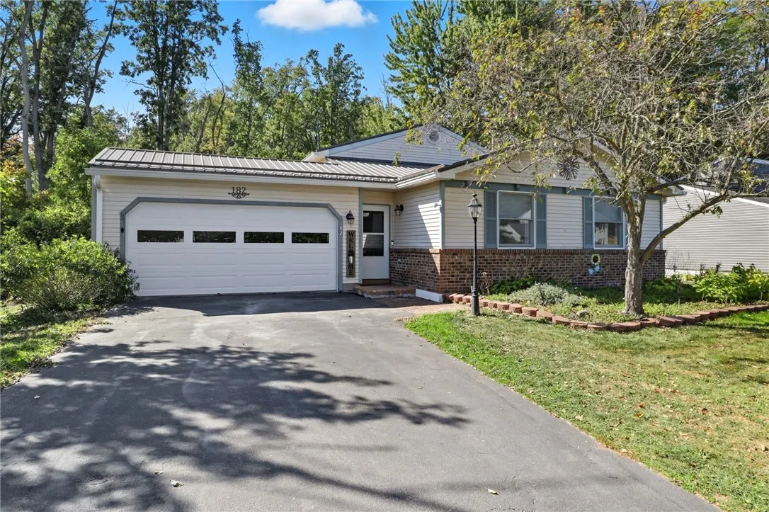 182 Citation Drive, Henrietta, New York 14467, Henrietta, New York 14467, 3 Bedrooms Bedrooms, 7 Rooms Rooms,2 BathroomsBathrooms,Residential,For Sale,182 Citation Drive, Henrietta, New York 14467,0,R1637322