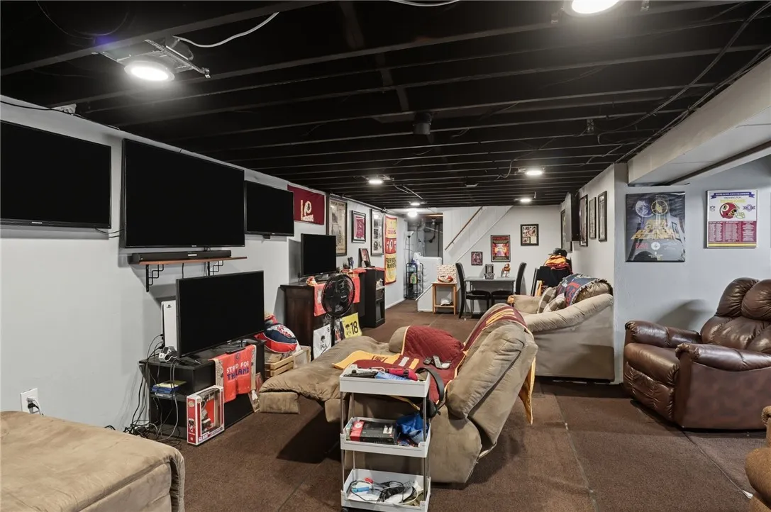 1802 Buffalo Road, Gates, New York 14624, Gates, New York 14624, 4 Bedrooms Bedrooms, 8 Rooms Rooms,2 BathroomsBathrooms,Residential,For Sale,1802 Buffalo Road, Gates, New York 14624,0,R1638480