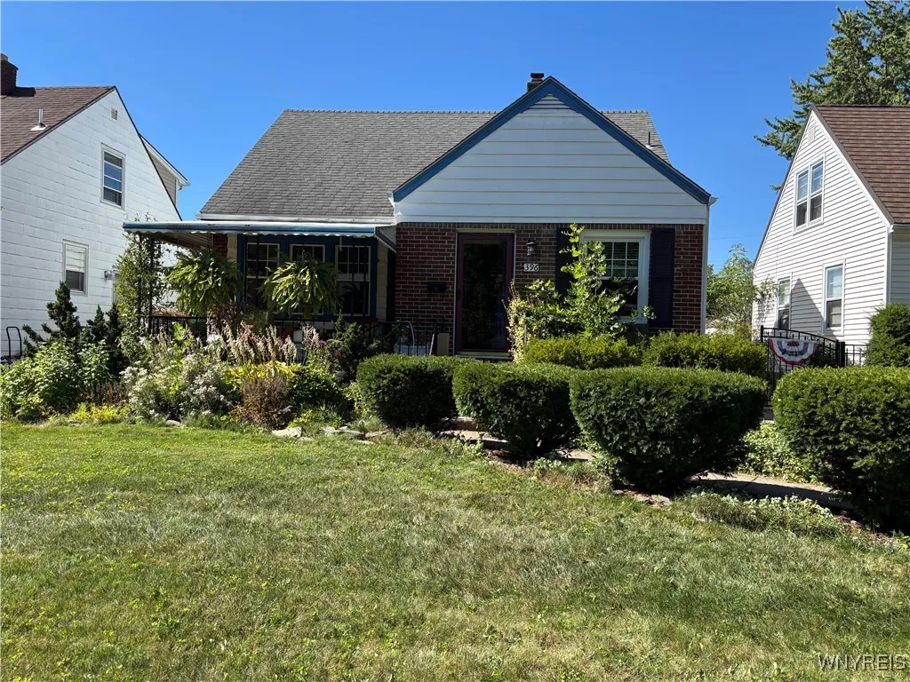 396 Maynard Drive, Amherst, New York 14226, Amherst, New York 14226, 4 Bedrooms Bedrooms, 7 Rooms Rooms,1 BathroomBathrooms,Residential,Closed,396 Maynard Drive, Amherst, New York 14226,0,B1638282