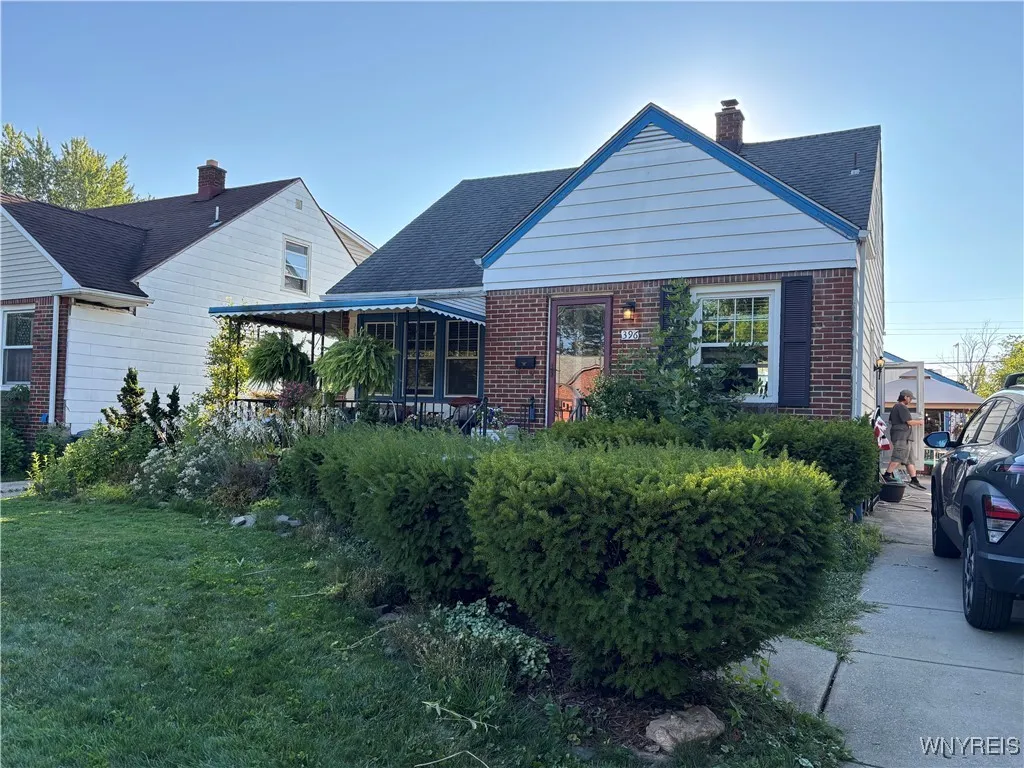 396 Maynard Drive, Amherst, New York 14226, Amherst, New York 14226, 4 Bedrooms Bedrooms, 7 Rooms Rooms,1 BathroomBathrooms,Residential,For Sale,396 Maynard Drive, Amherst, New York 14226,0,B1638282