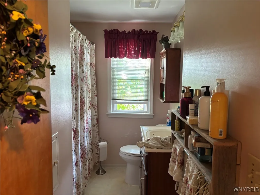 396 Maynard Drive, Amherst, New York 14226, Amherst, New York 14226, 4 Bedrooms Bedrooms, 7 Rooms Rooms,1 BathroomBathrooms,Residential,For Sale,396 Maynard Drive, Amherst, New York 14226,0,B1638282
