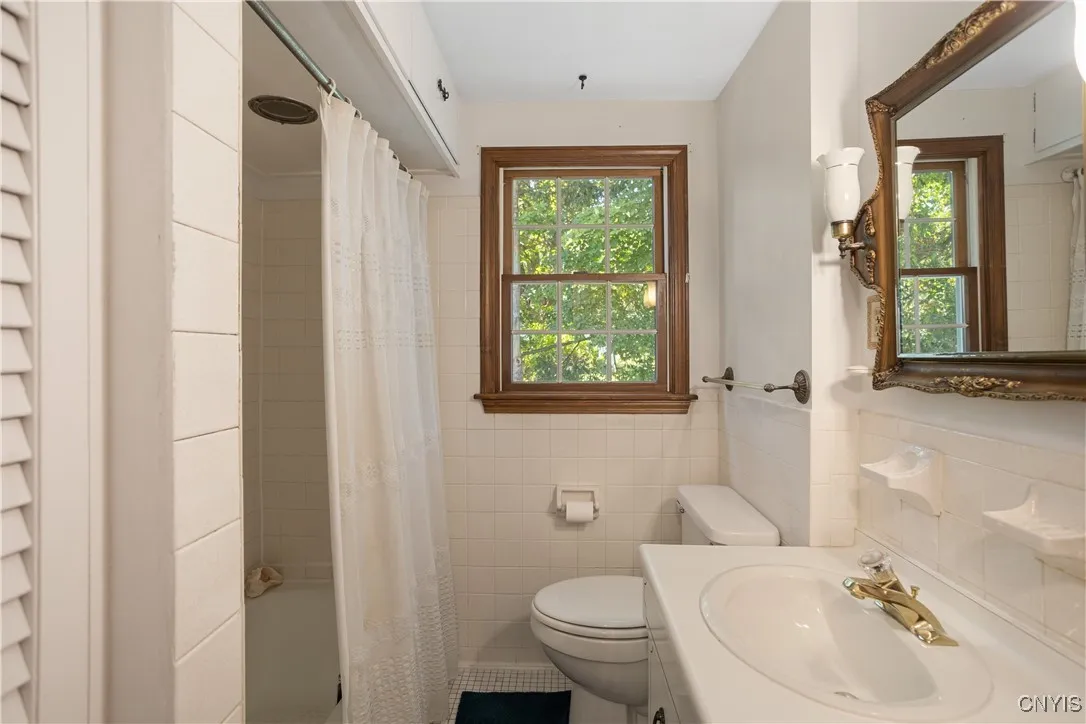103 Homewood Drive, Manlius, New York 13066, Manlius, New York 13066, 4 Bedrooms Bedrooms, 7 Rooms Rooms,2 BathroomsBathrooms,Residential,For Sale,103 Homewood Drive, Manlius, New York 13066,0,S1638176