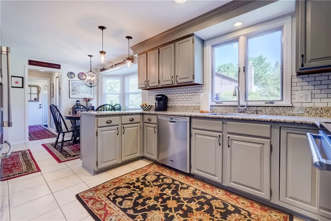 1 Walnut Grove, Pittsford, New York 14534, Pittsford, New York 14534, 4 Bedrooms Bedrooms, 8 Rooms Rooms,2 BathroomsBathrooms,Residential,For Sale,1 Walnut Grove, Pittsford, New York 14534,0,R1636710