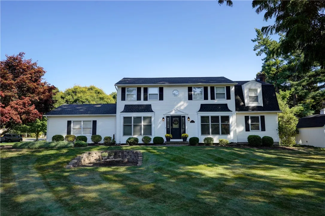 1 Walnut Grove, Pittsford, New York 14534, Pittsford, New York 14534, 4 Bedrooms Bedrooms, 8 Rooms Rooms,2 BathroomsBathrooms,Residential,Closed,1 Walnut Grove, Pittsford, New York 14534,0,R1636710