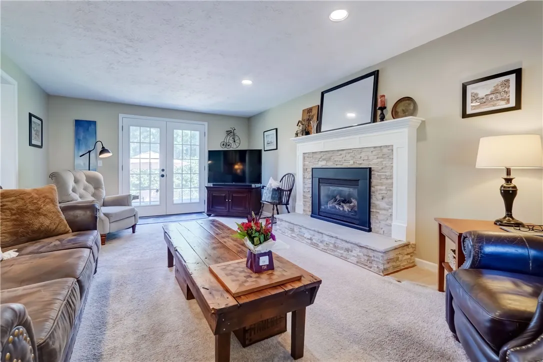 1 Walnut Grove, Pittsford, New York 14534, Pittsford, New York 14534, 4 Bedrooms Bedrooms, 8 Rooms Rooms,2 BathroomsBathrooms,Residential,For Sale,1 Walnut Grove, Pittsford, New York 14534,0,R1636710