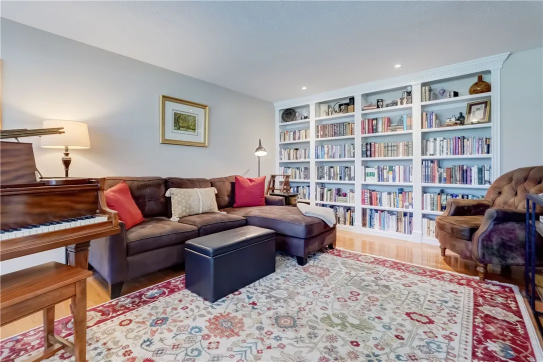 1 Walnut Grove, Pittsford, New York 14534, Pittsford, New York 14534, 4 Bedrooms Bedrooms, 8 Rooms Rooms,2 BathroomsBathrooms,Residential,For Sale,1 Walnut Grove, Pittsford, New York 14534,0,R1636710