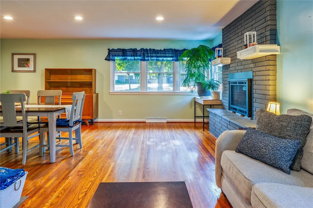 28 Indian Hill Drive, Chili, New York 14624, Chili, New York 14624, 3 Bedrooms Bedrooms, 11 Rooms Rooms,1 BathroomBathrooms,Residential,For Sale,28 Indian Hill Drive, Chili, New York 14624,0,R1637008