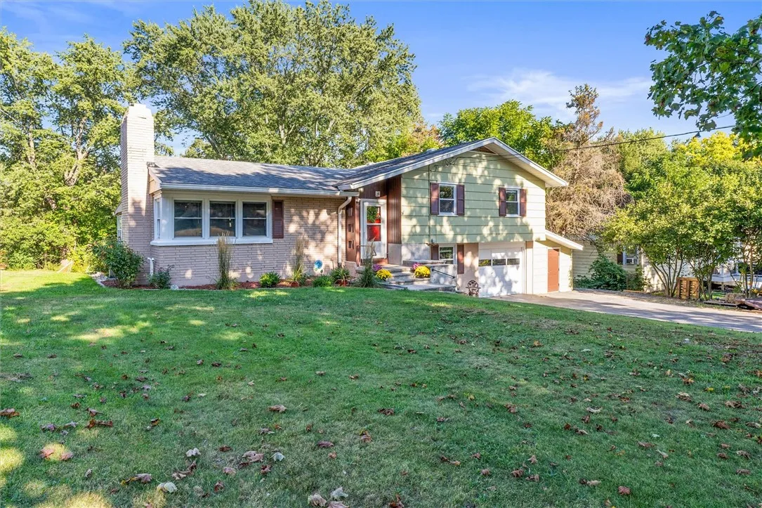28 Indian Hill Drive, Chili, New York 14624, Chili, New York 14624, 3 Bedrooms Bedrooms, 11 Rooms Rooms,1 BathroomBathrooms,Residential,For Sale,28 Indian Hill Drive, Chili, New York 14624,0,R1637008